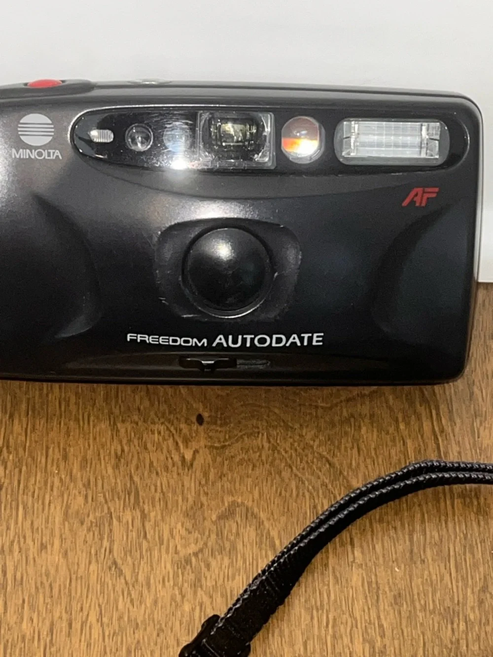Minolta Freedom Autodate 35mm AF Point & Shoot Film Camera -